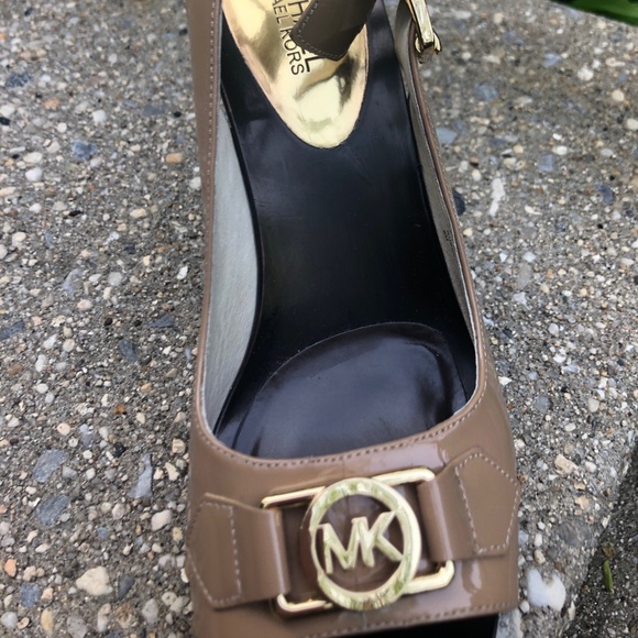 Michael kors wedges - Picture 3 of 4